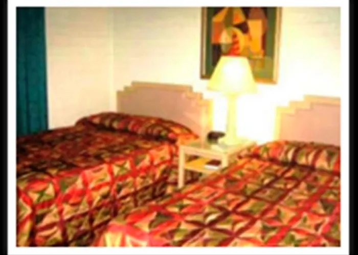Econo & I-8 Hotel