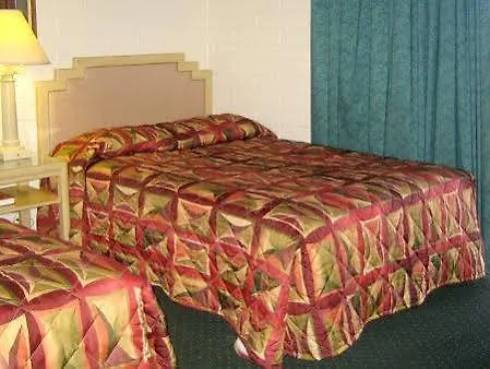 Hotel Econo & I-8